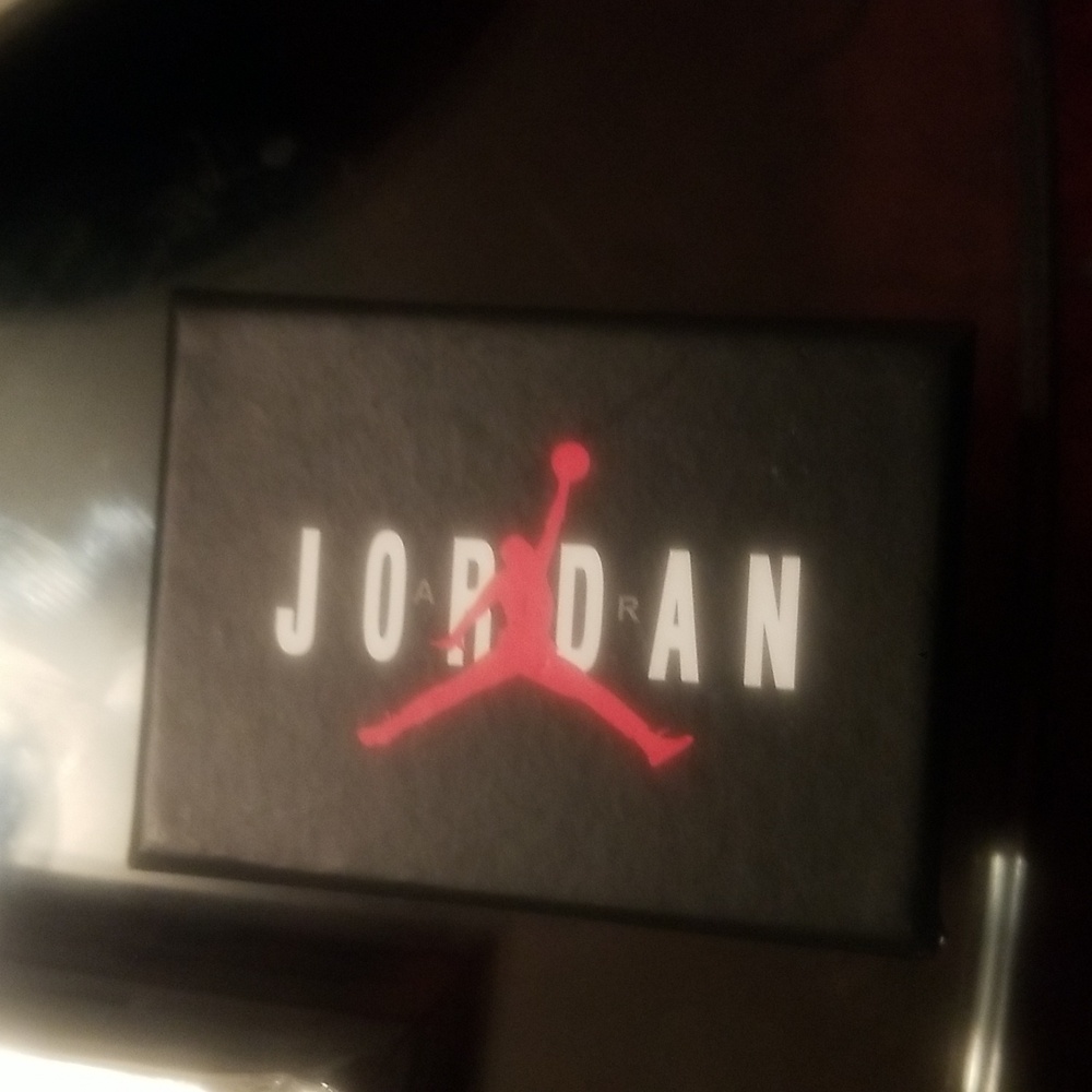 Shoe keychain with box
